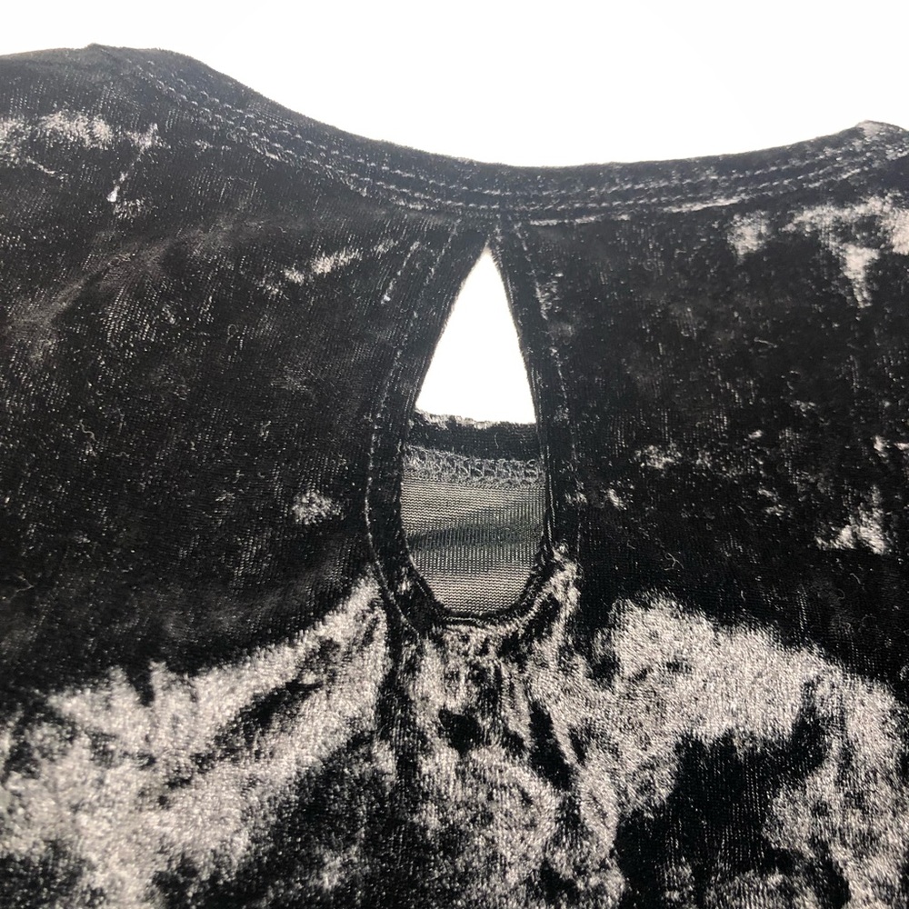 Soft velvet black shirt - Picture 4 of 6